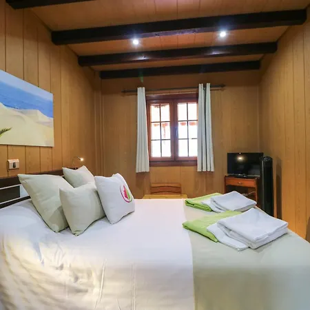 La Linde Heated Pool 摩亚