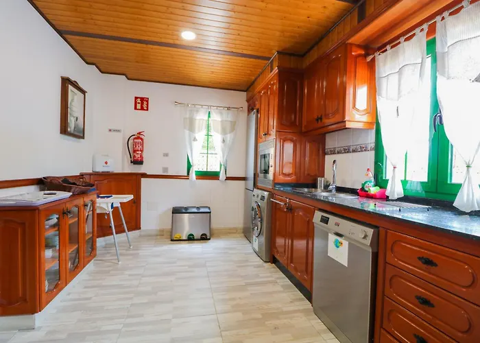 Majestic Mountain With Heated Pool Appartamento *